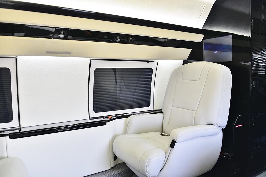 Gulfstream G450 — photograph 2